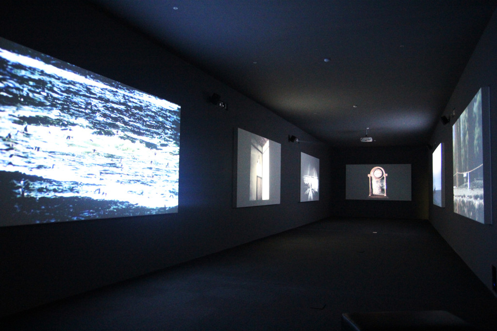 Hiraki Sawa, Hako, 2007, 6 channel video installation, color, sound, 12min
